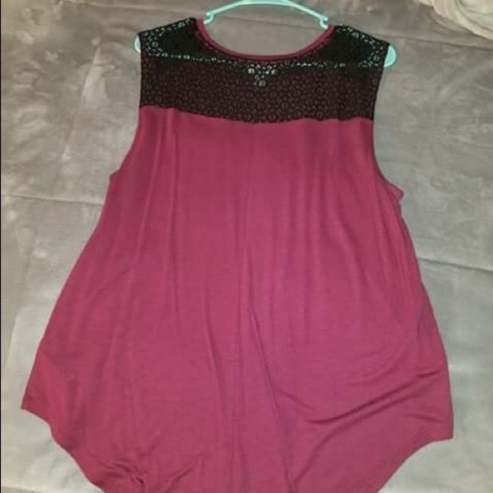 Lace shoulder tank top